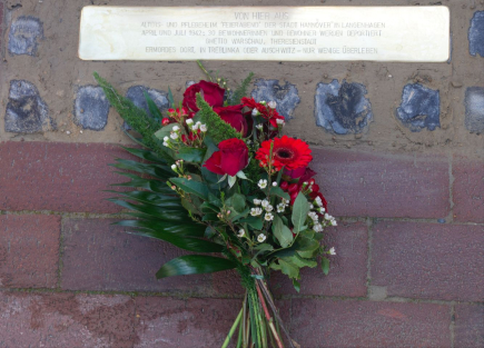 Erinnerungskultur: Stolperschwelle im Eichenpark